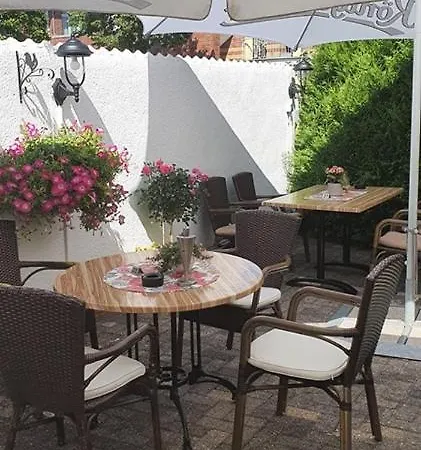 Hotell Einhaus *