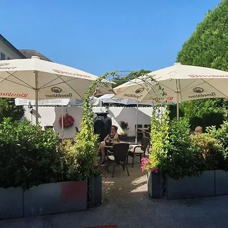 Einhaus