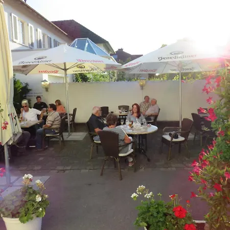Hotell Einhaus *